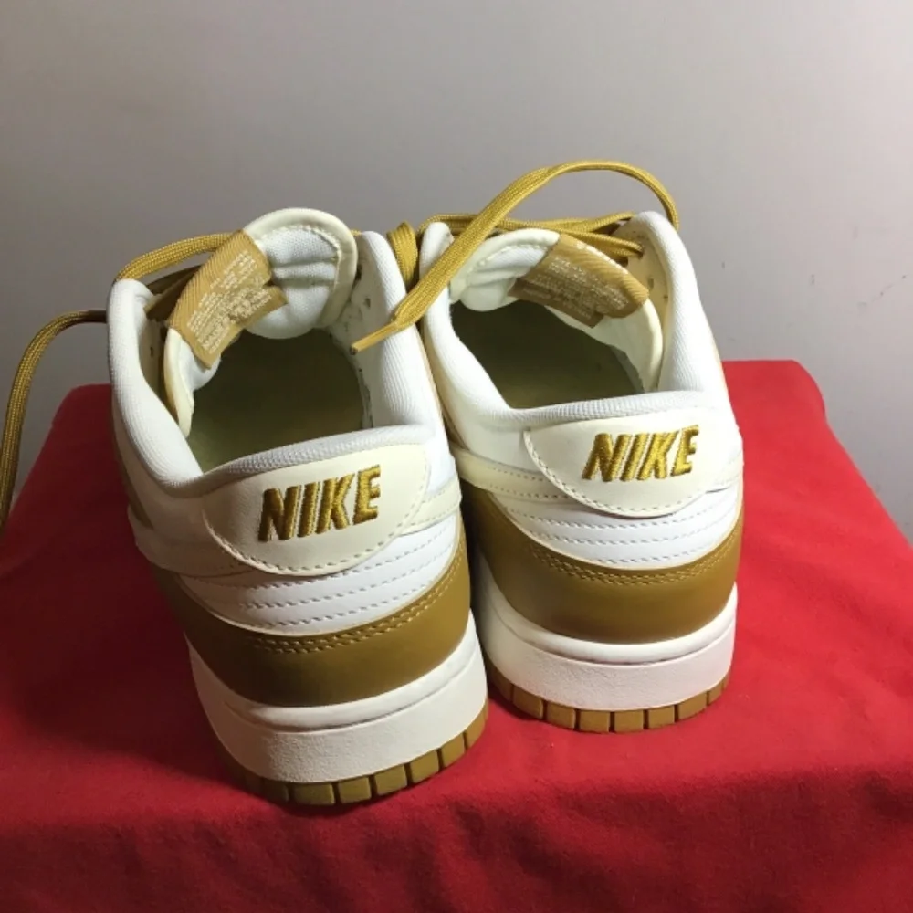 😎Nike’s bronze low dunk, great condition, size 11, see photos, 🔥🔥 - Picture 3 of 6